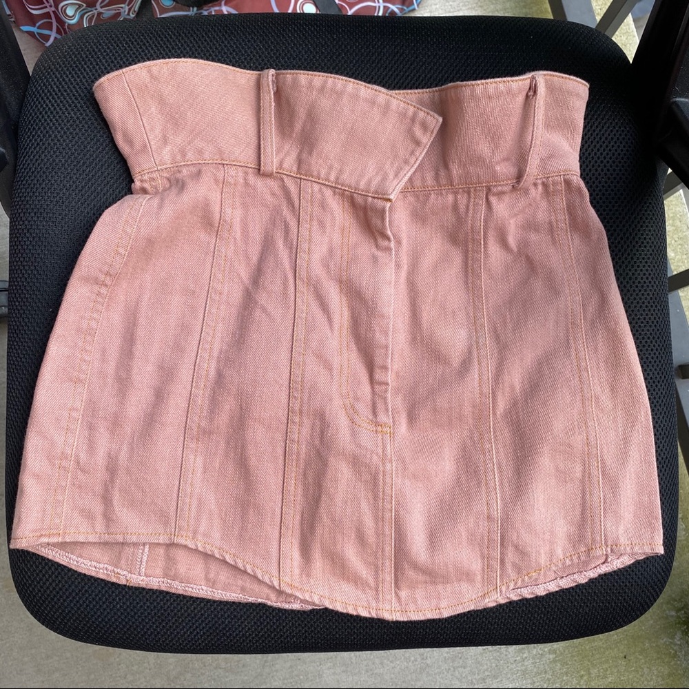 High waisted pink skirt